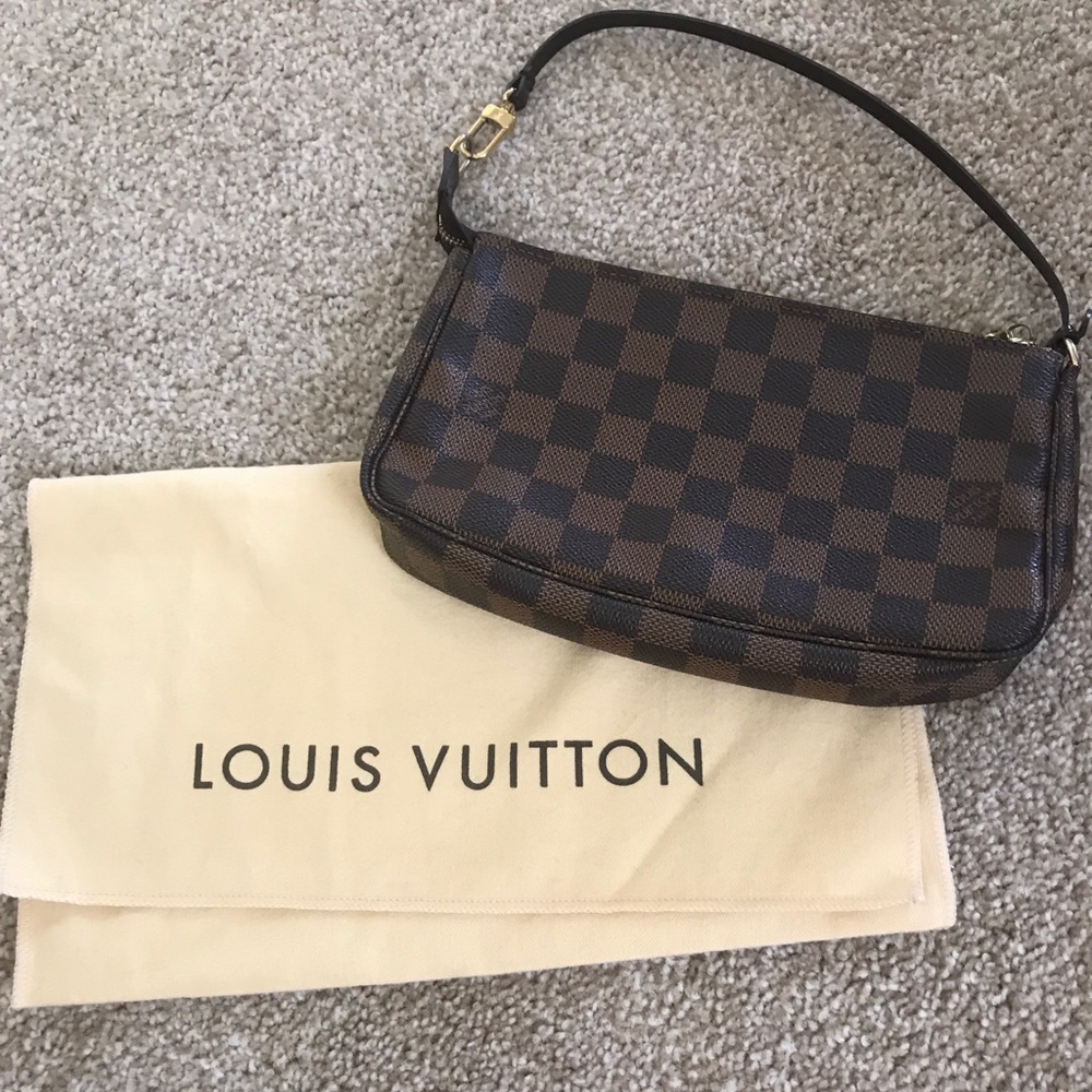 Authentic Louis Vuitton Pochette bag